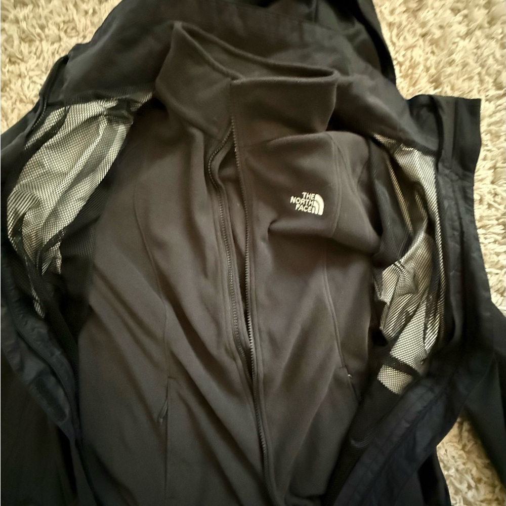 The North Face Women's Triclimate black Jacket - Picture 3 of 6